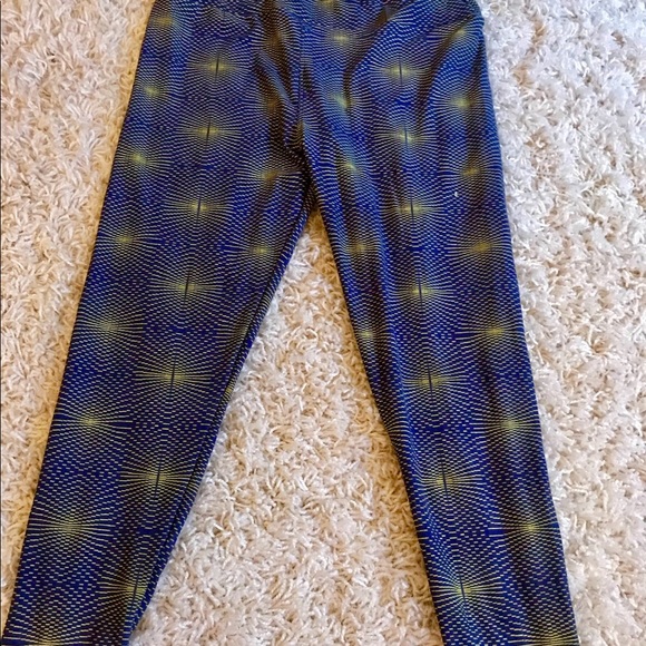 Lularoe Leggings- EUC! Tall and curvy - Picture 1 of 3